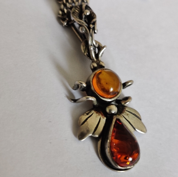 Vintage Baltic Amber Insect / Fly Pendant - Picture 15 of 16